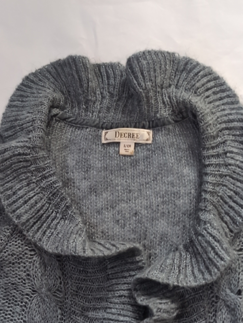 Decree Gray Ruffled Cable-Knit Open Cardigan-XS - Picture 2 of 7
